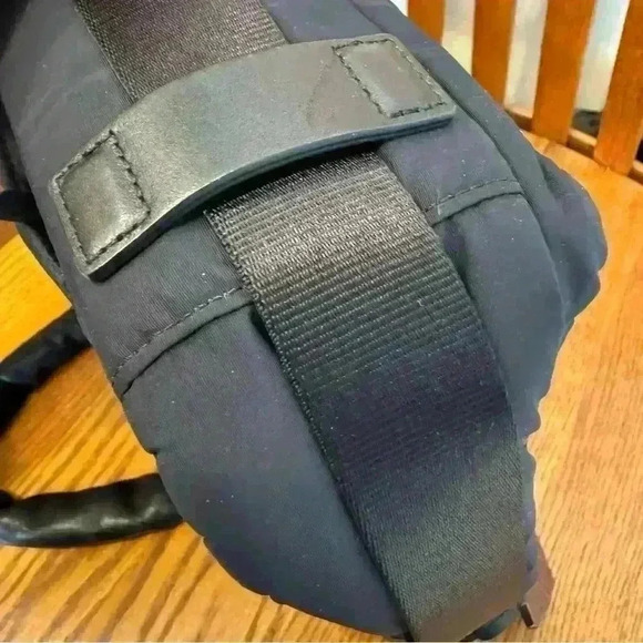 Tumi Voyageur Cassidy Satchel in Dark Navy Luggage Sleeve Dark Silver Hardware - Picture 11 of 16